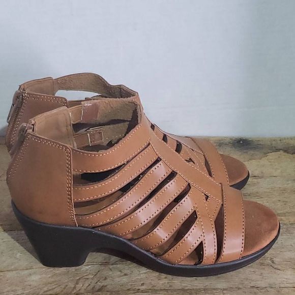 Easy Street Women's Region Heeled Sandal brown strappy ankle summer - Picture 3 of 7